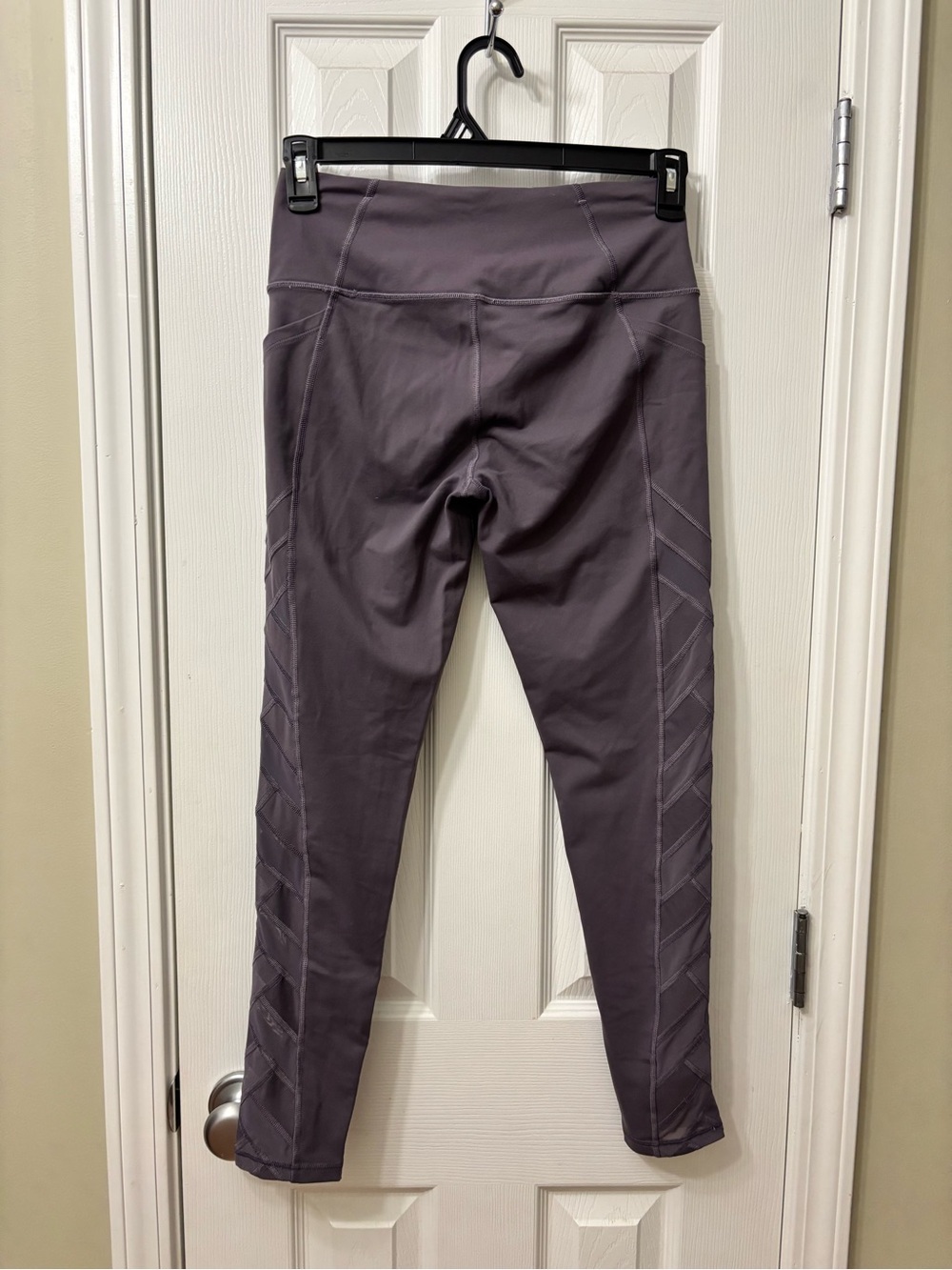 Victoria Sport Mauve Purple High Rise Mesh Panel Pocket Leggings Women’s Medium - Picture 6 of 8